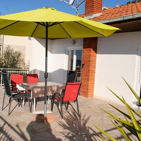 Apartment Nede Трогир Екстериор снимка