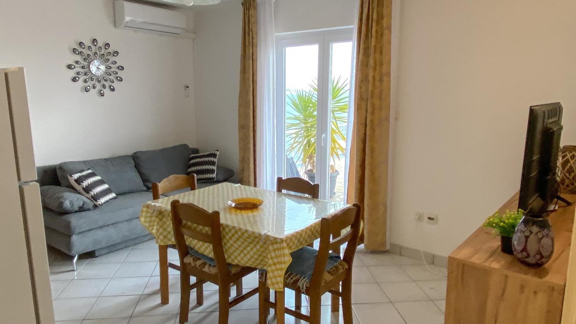 Apartment Nede Трогир Екстериор снимка